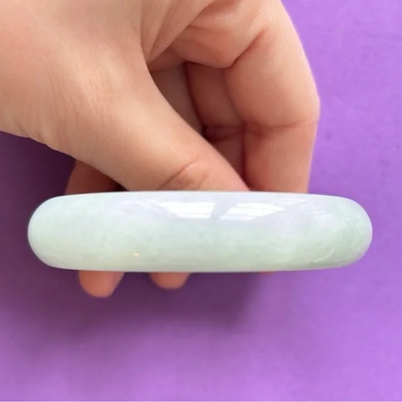 Jade bangle - Picture 4 of 5